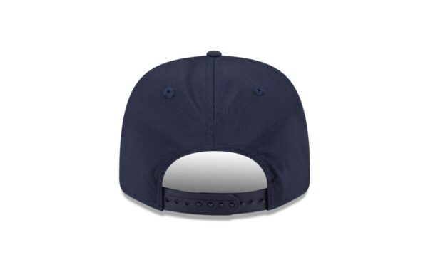 Step into race day with bold heritage and clean lines in this Red Bull Racing 9SEVENTY Dynasty Cap by New Era. Featuring a structured retro fit, flat visor, and an embroidered team crest, this cap combines classic snapback styling with modern Red Bull Racing attitude.