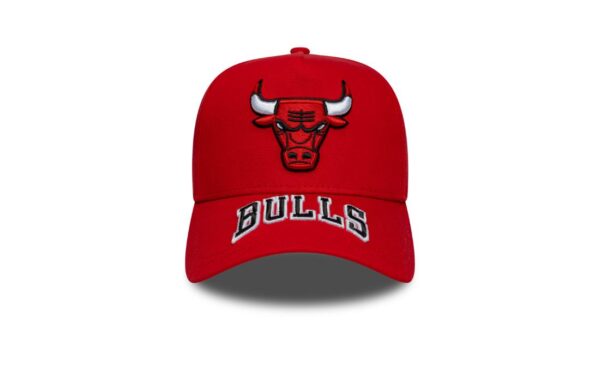 NBA Visor Hit Chicago Bulls Red 9FORTY E-Frame Cap Chicago Bulls logo on front Bulls wordmark logo on top of visor New Era Flag embroidered on left Structured E-Frame crown Snapback Curved visor 100% COTTON