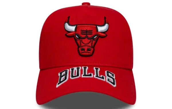 NBA Visor Hit Chicago Bulls Red 9FORTY E-Frame Cap Chicago Bulls logo on front Bulls wordmark logo on top of visor New Era Flag embroidered on left Structured E-Frame crown Snapback Curved visor 100% COTTON