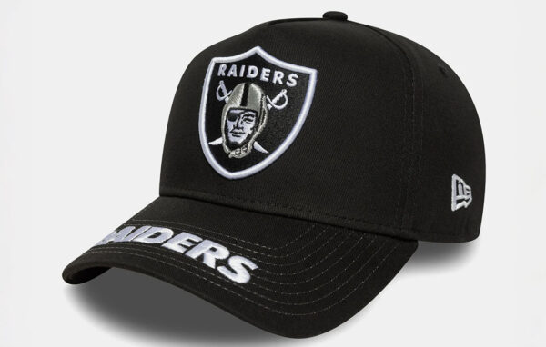 MLB Visor Hit Las Vegas Raiders Black 9FORTY E-Frame Cap Las Vegas Raiders logo on front Raiders wordmark logo on top of visor New Era Flag embroidered on left Structured E-Frame crown Snapback Curved visor 100% COTTON
