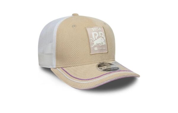 Official Red Bull Racing Miami cap in beige with a curved visor and mesh back panel. New Era 9SEVENTY design. Style, lightness, and racing spirit.