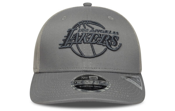  LA Lakers Black  9SEVENTY  Trucker Cap LA  Lakers logo on front New Era Flag embroidered on left Structured crown Snapback Curved visor Mesh back and sides COTTON, POLYESTER  Product ID: 60667575