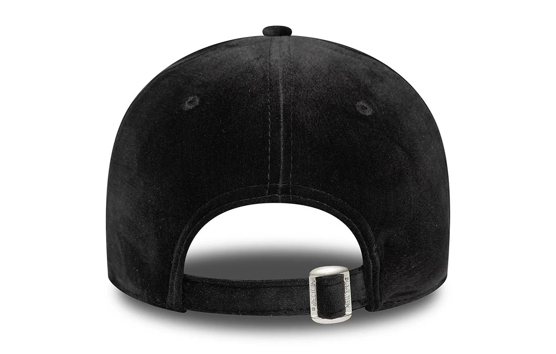 60758956_3 back Women MLB Velour New York Yankees Black 9FORTY Cap New York Yankees midi logo on front New Era Flag embroidered on left Structured crown Strapback Curved visor Black undervisor Made with velour fabric 89.6% POLYESTER, 10.4% SPANDEX Product ID: 60758956