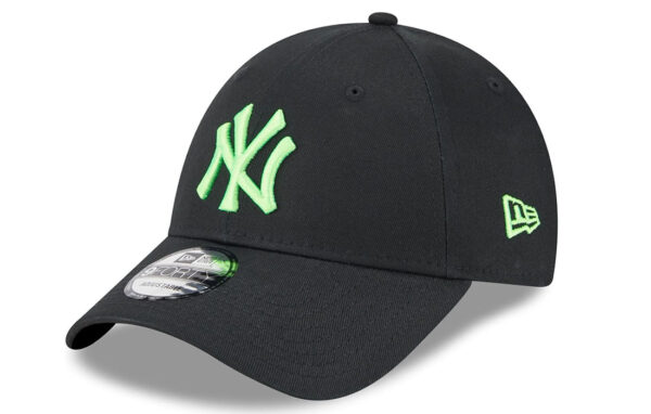 9 Forty New Era Cap New York Yankees neon logo New Era Flag embroidered on left Structured crown Snapback Curved visor COTTON Product ID: 60424816