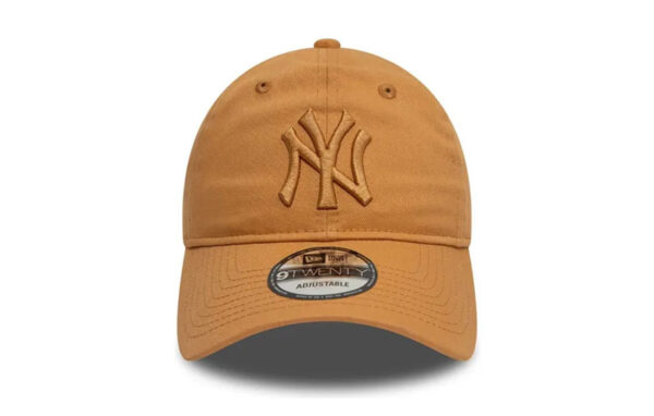 New York Yankees Light Green 9TWENTY cap New York Yankees logo embroidered on front New Era Flag embroidered on left Unstructured A-Frame crown Strapback Curved visor COTTON Product ID: 60595474