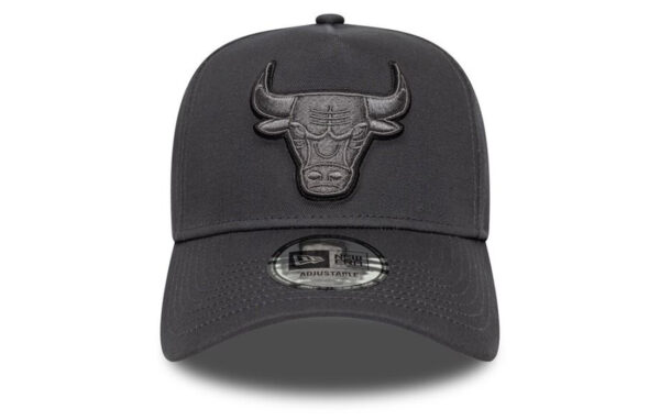 New Era 9Forty Chicago Bulls Cap Chicago bulls  logo embroidered on the front New Era Flag embroidered on left Structured crown Curved visor COTTON Product ID 60667449