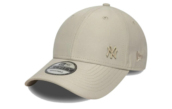 9 Forty New Era Cap New York Yankees metallic logo New Era Flag embroidered on left Structured crown Snapback Curved visor COTTON Product ID: 60667409