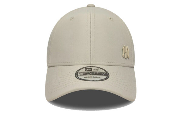 9 Forty New Era Cap New York Yankees metallic logo New Era Flag embroidered on left Structured crown Snapback Curved visor COTTON Product ID: 60667409