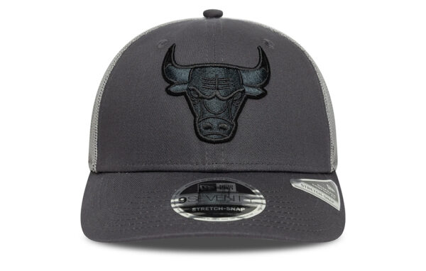 New Era 9Seventy Chicago Bulls Cap Chicago bulls logo embroidered on the front New Era Flag embroidered on left Structured crown Curved visor COTTON, POLYESTER Product ID 60667574