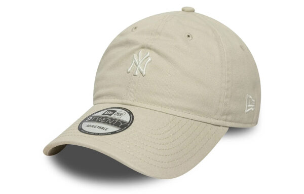 New York Yankees 9TWENTY cap New York Yankees logo embroidered on front New Era Flag embroidered on left Unstructured A-Frame crown Strapback Curved visor COTTON Product ID: 60667599