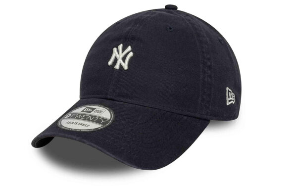 New York Yankees 9TWENTY cap New York Yankees logo embroidered on front New Era Flag embroidered on left Unstructured A-Frame crown Strapback Curved visor COTTON Product ID: 60667594