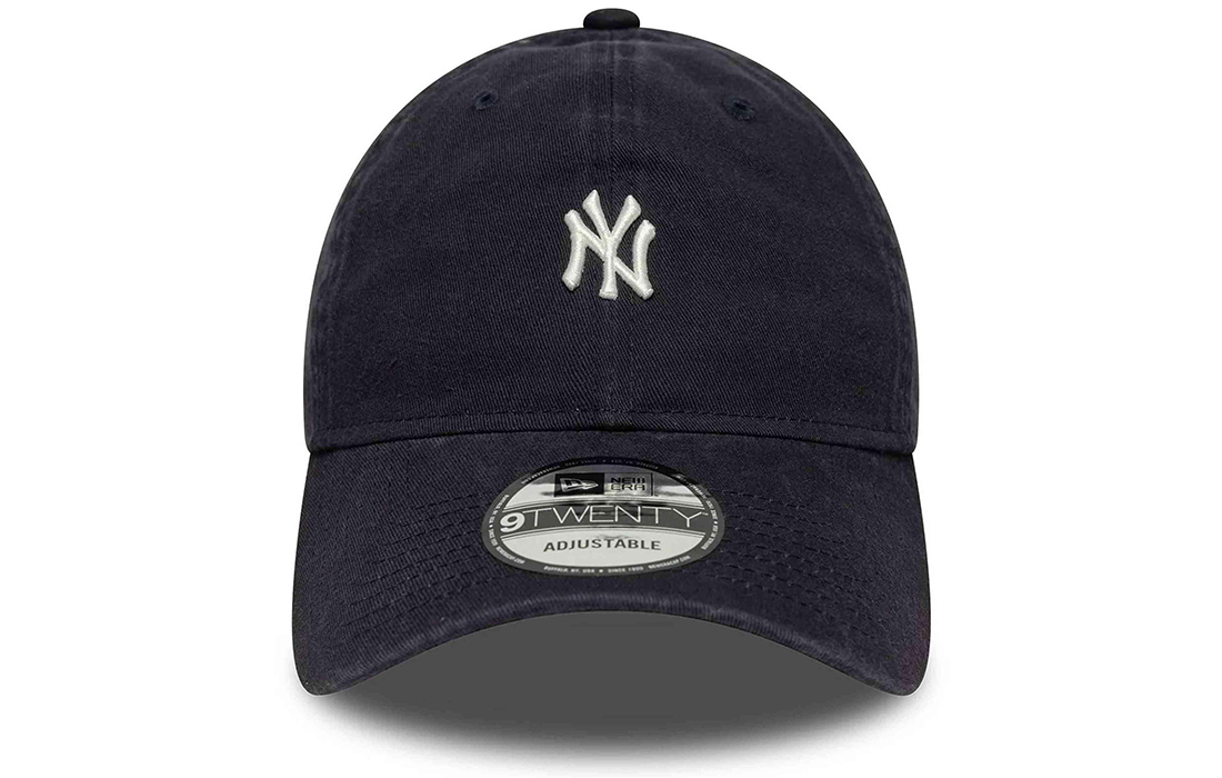 198582618734 front New York Yankees 9TWENTY cap New York Yankees logo embroidered on front New Era Flag embroidered on left Unstructured A-Frame crown Strapback Curved visor COTTON Product ID: 60667594