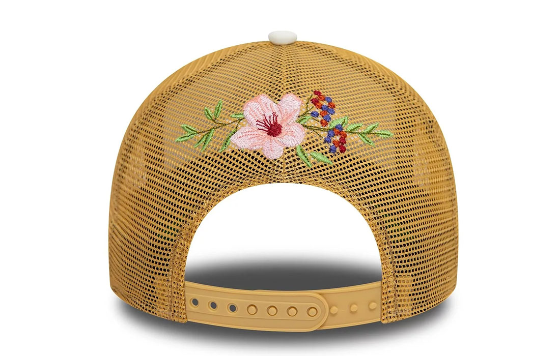 60595276 back Boston Celtics Foam Trucker Cap Boston Celtics logo on front New Era Flag embroidered on left Floral Embroidery on the back Foam Crown Snapback Curved visor Mesh back and sides NYLON, ELASTANE Product ID: 60595276