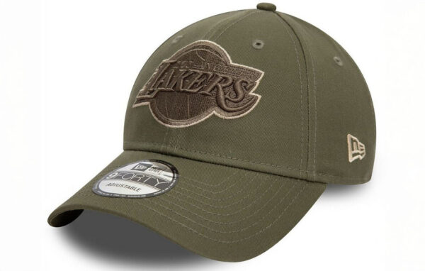 Los Angeles Lakers 9FORTY Cap Lakers logo on front New Era Flag embroidered on left Structured crown Curved visor 100% COTTON Product ID: 60595198